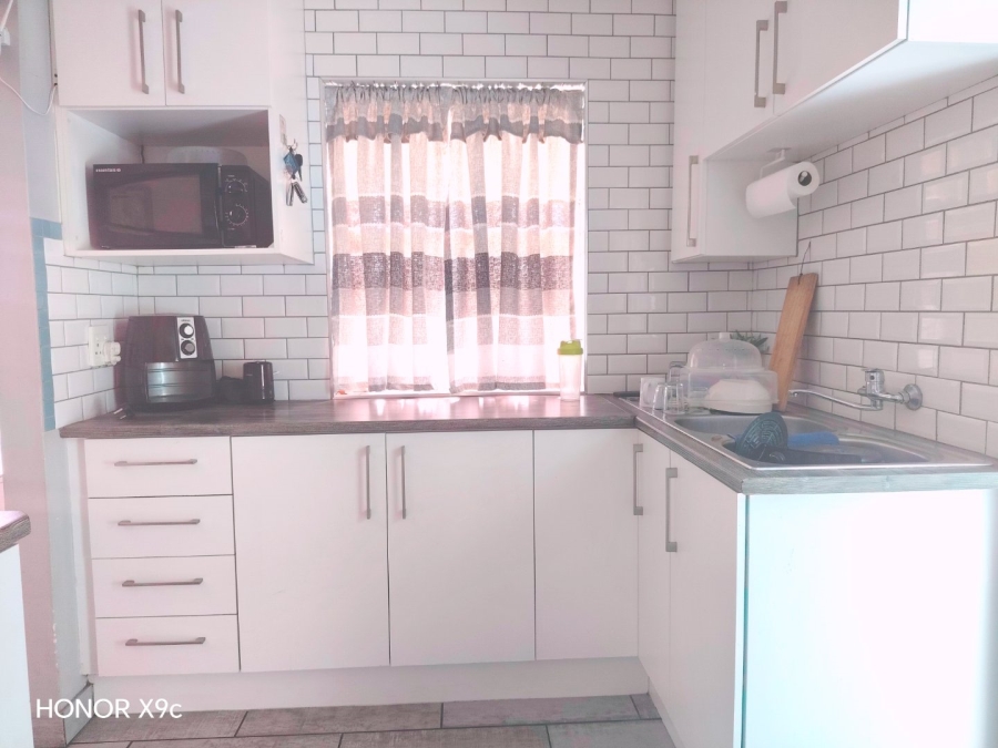 3 Bedroom Property for Sale in Silversands Western Cape